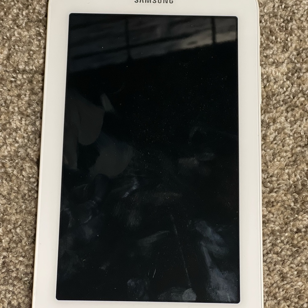 Samsung White Tablet Sleek Design Vibrant Display